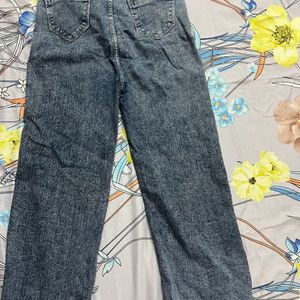 Women Stright Fit Denims