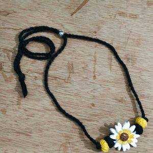 Brand New Flower Necklace Jewellery & Earrings