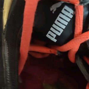 PUMA shoes-a small scrach pic shown