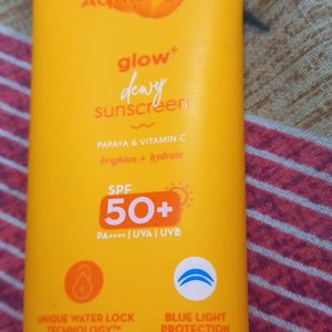 Aqualogica Glow+ Dewy Sunscreen