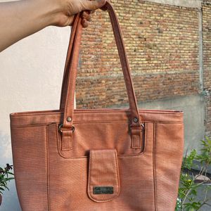 Peach Shiny Handbag 🧡