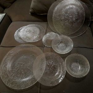 Frosted Glass Dinner Set. 8 Plates + 4 Bowl