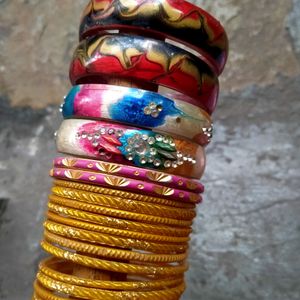 4 Set Of Bangles