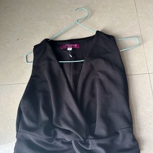 Black Front Knot Top