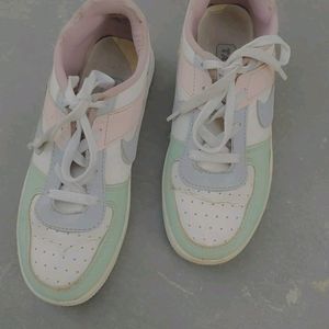 Trendy Sneakers