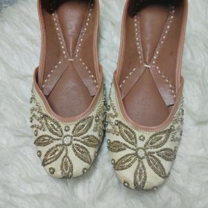 Ethnic Juttis