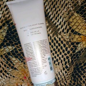 Vs Velvet Petals La Creme Lotion