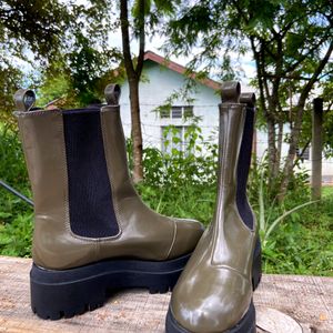 H&M Chelsea Boots