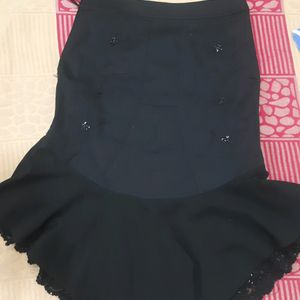Fishtail Black Skirt With Lace Fringe
