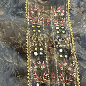 L Size Kurta Set With Work In Front