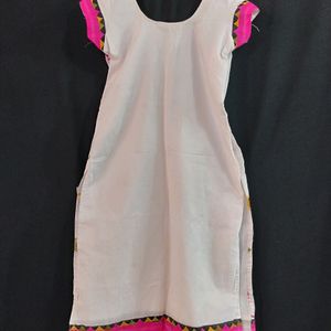 Women White Kurti With Lace Border