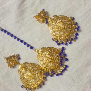 Beautiful Gold And Royal Blue Earrings& Mangtikka