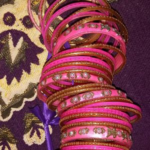 Kurta Set Free Matching Bangles