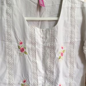 🤍💗A Pretty White Kurta With Pant Set