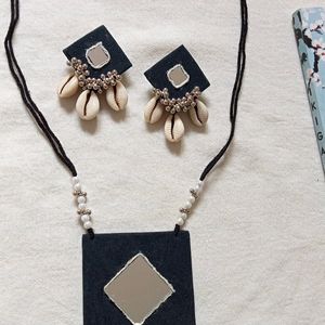 Black Fabric Mirror Necklace With Earrings