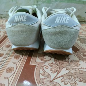 Nike Daybreak Shoes