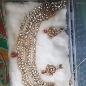 Very heavy beautiful necklace