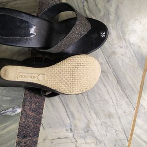 : Latest Women Heels