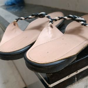 Black And White Flat For Women