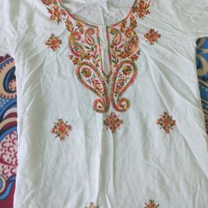 SHORT WHITE KURTI (S)