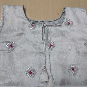 Kurti And Struchabel Leggings