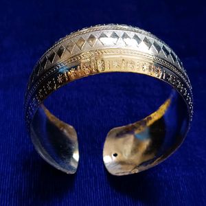 Bracelet In Gold (Kada)