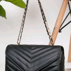 Savana Black Sling Bag