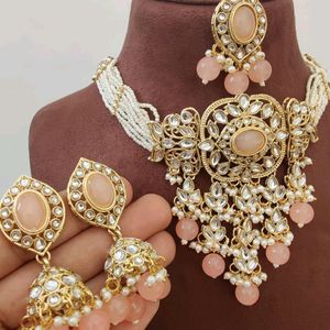 Necklace Set With Earrings And Tika