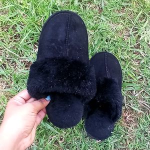 Black Sandal..bargain It Because I Will Change Price....Used Product... But Its Good Condition...... 100% Material Is Very Soft