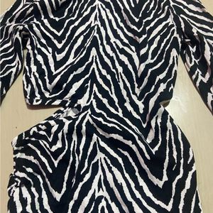 Zebra Striped Print Long Sleeve Thigh Bodycon