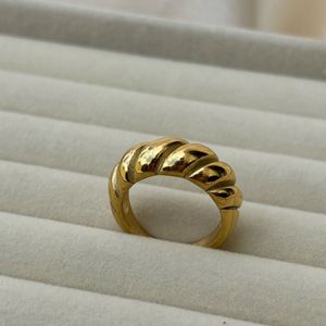 Croissant Ring Anti-tarnish