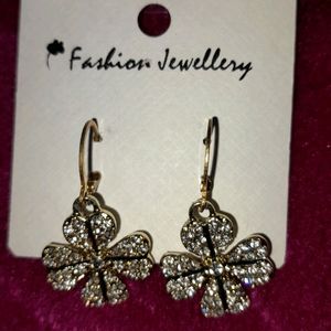 Earring (LUCKY Four Leaf Clover)