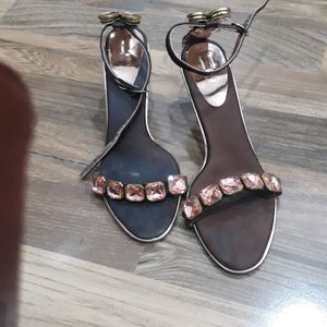 Like New Stelatoes Brand Datk Brown Heels