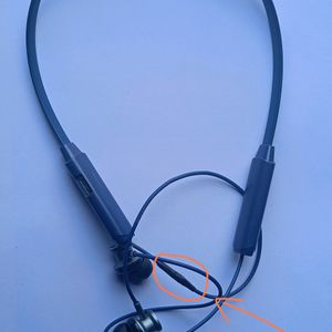 boAT Neckband