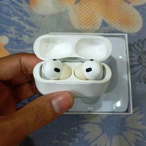 I Am Selling My Air Pods 2 Gen