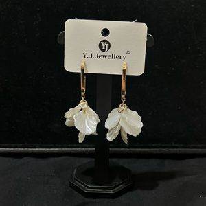 Pretty Flower Earrings