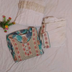 Nayra Cut Suite With Dupatta