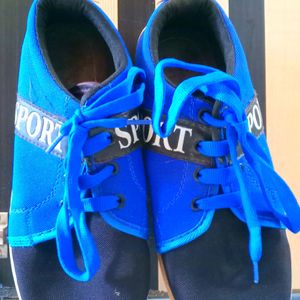 Unisex Shoes Like New Blue Color