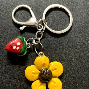 Daisy Flower And Strawberry Keychain