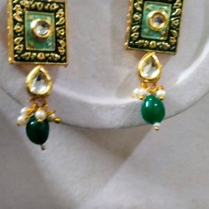 Green Choker Set