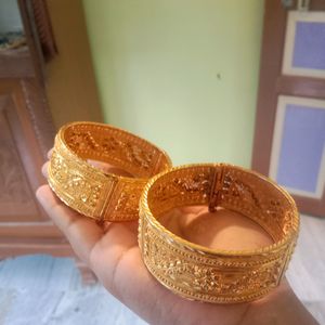 Bangles Golden