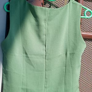 Green Top Without Sleeves