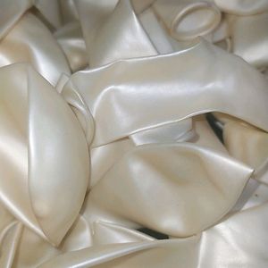 100 Pcs White Colour Metallic Balloon