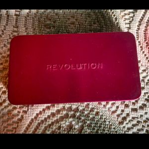 Makup Revolution Eyeshadow Palette