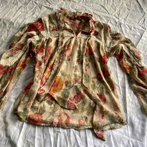 ZARA FLORAL TOP SIZE S