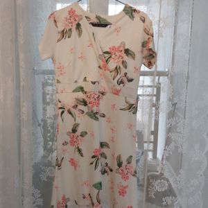 Floral A-line dress with V neck cut