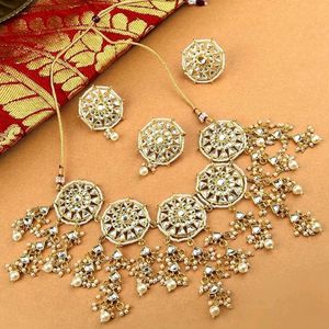 145. Zaveri Pearls Kundan Set