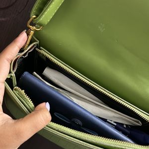 Leaf Green Sling Bag