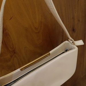 Hand Bag For The Everyday Use