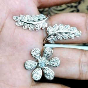 Double Finger AD Flower Leaf Ring adjustable One